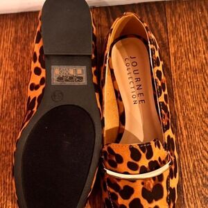 Journees Collection Leopard loafers. Brown & tan leopard print loafers. Size 6.5
